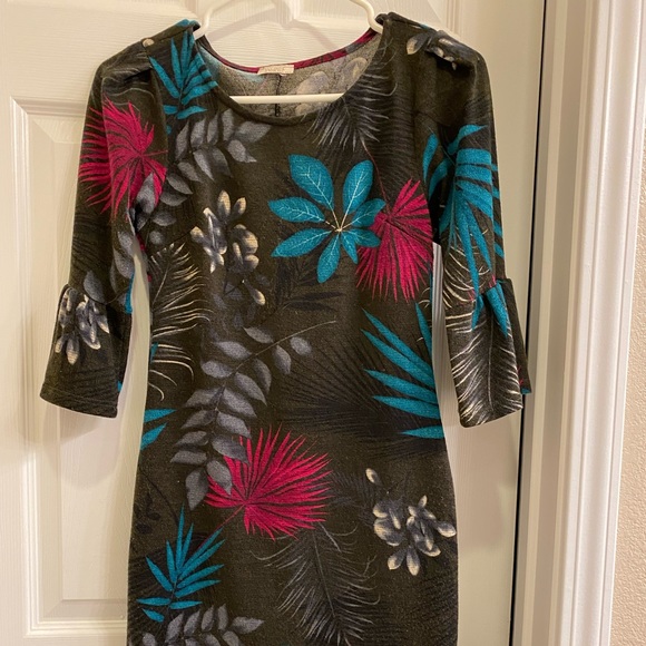 Dress - Picture 3 of 5